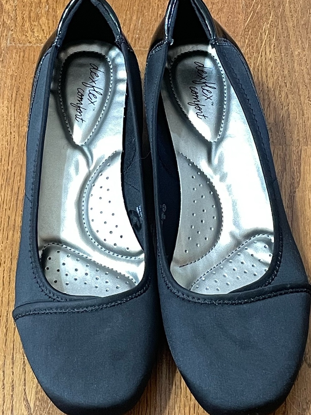Aetrex Lexie Comfort Slip-On Wedge Heel Shoes in Black